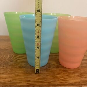 Tupperware vintage large Impressions tumblers